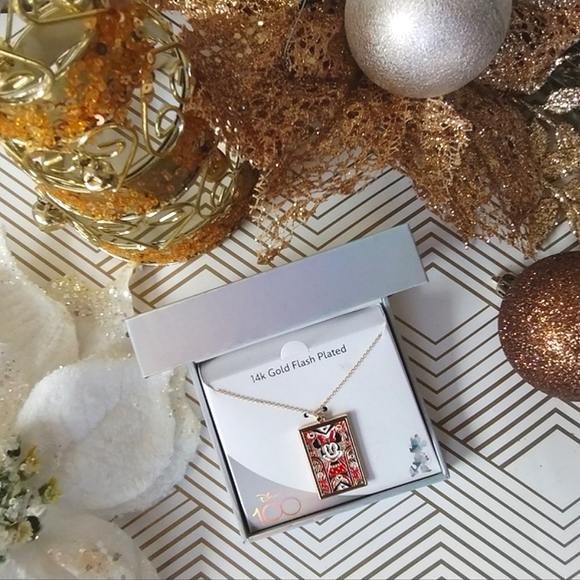 New in Box Disney Minnie Mouse Face Card Necklace - Picture 6 of 12